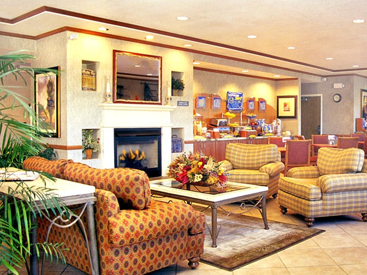 Holiday Inn Express Peoria North - Glendale By Ihg Dış mekan fotoğraf