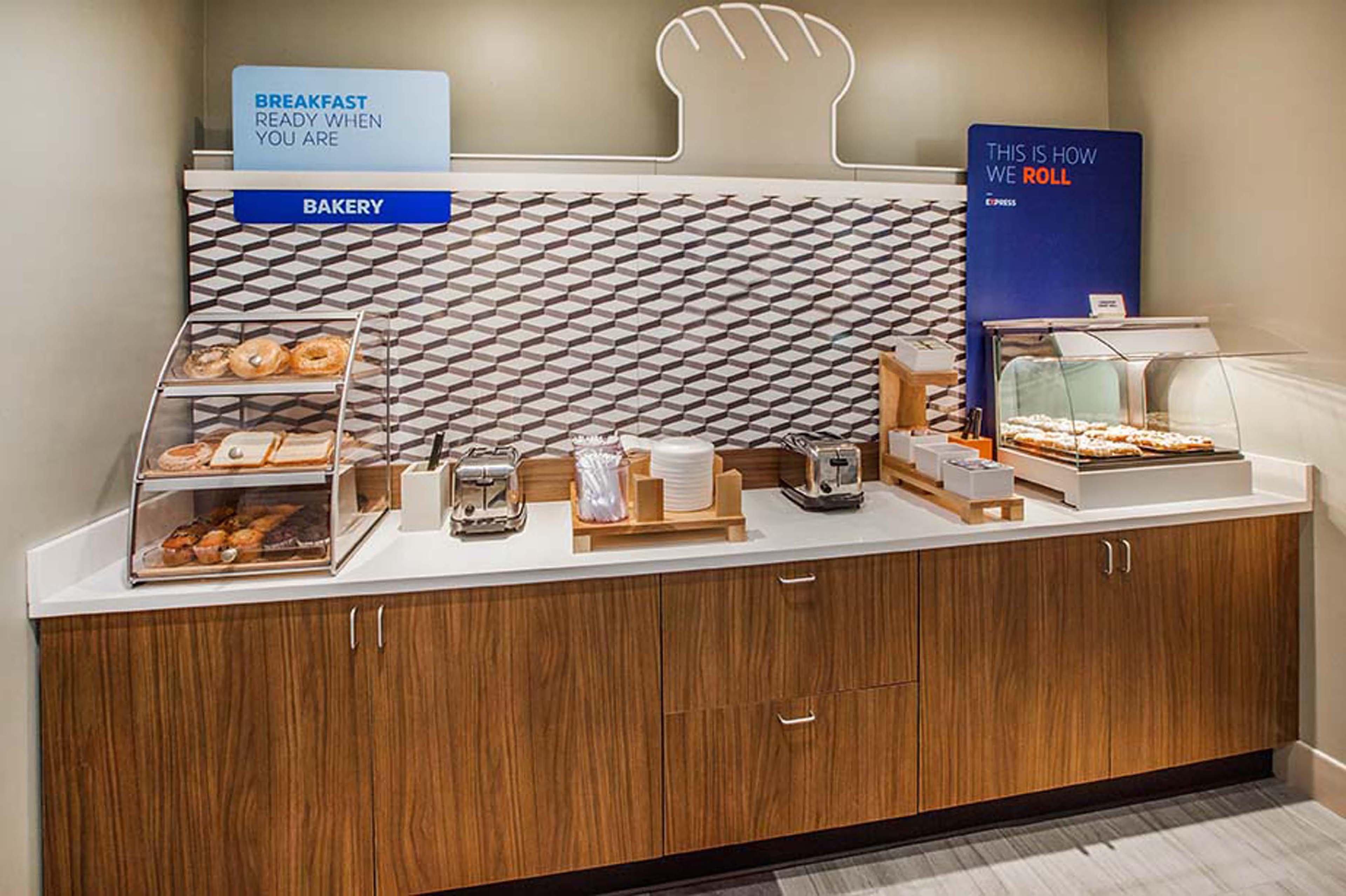 Holiday Inn Express Peoria North - Glendale By Ihg Dış mekan fotoğraf