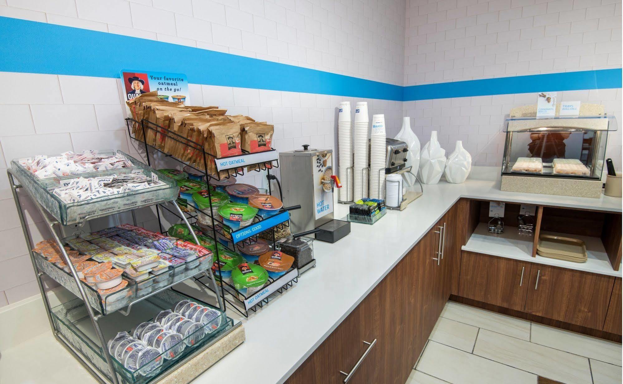 Holiday Inn Express Peoria North - Glendale By Ihg Dış mekan fotoğraf